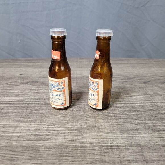 Miniature Budweiser Salt and Pepper Shaker Set - Picture 2 of 10
